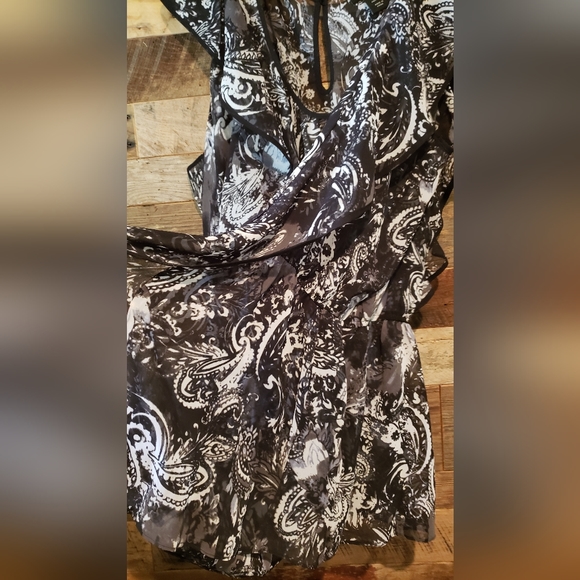 Lane Bryant sz 28 sheer top - Picture 3 of 3